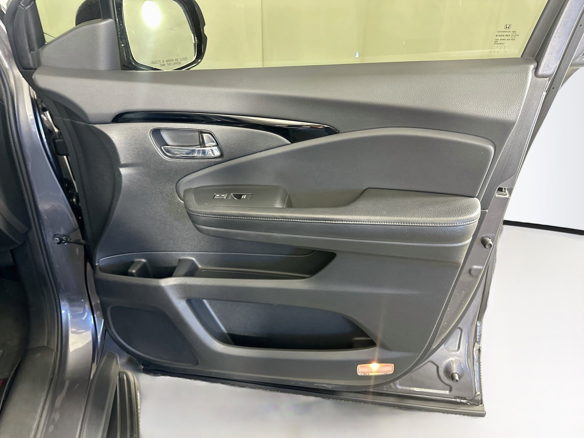 Used 2017 Honda Pilot Touring image 34