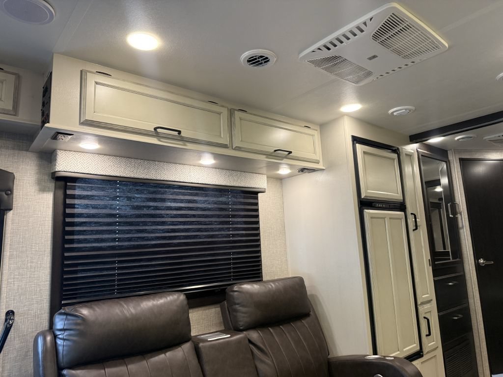 Used 2023 Ford E-450 and Econoline 450 Super Duty w/ Motorhome Prep Package RWD image 42