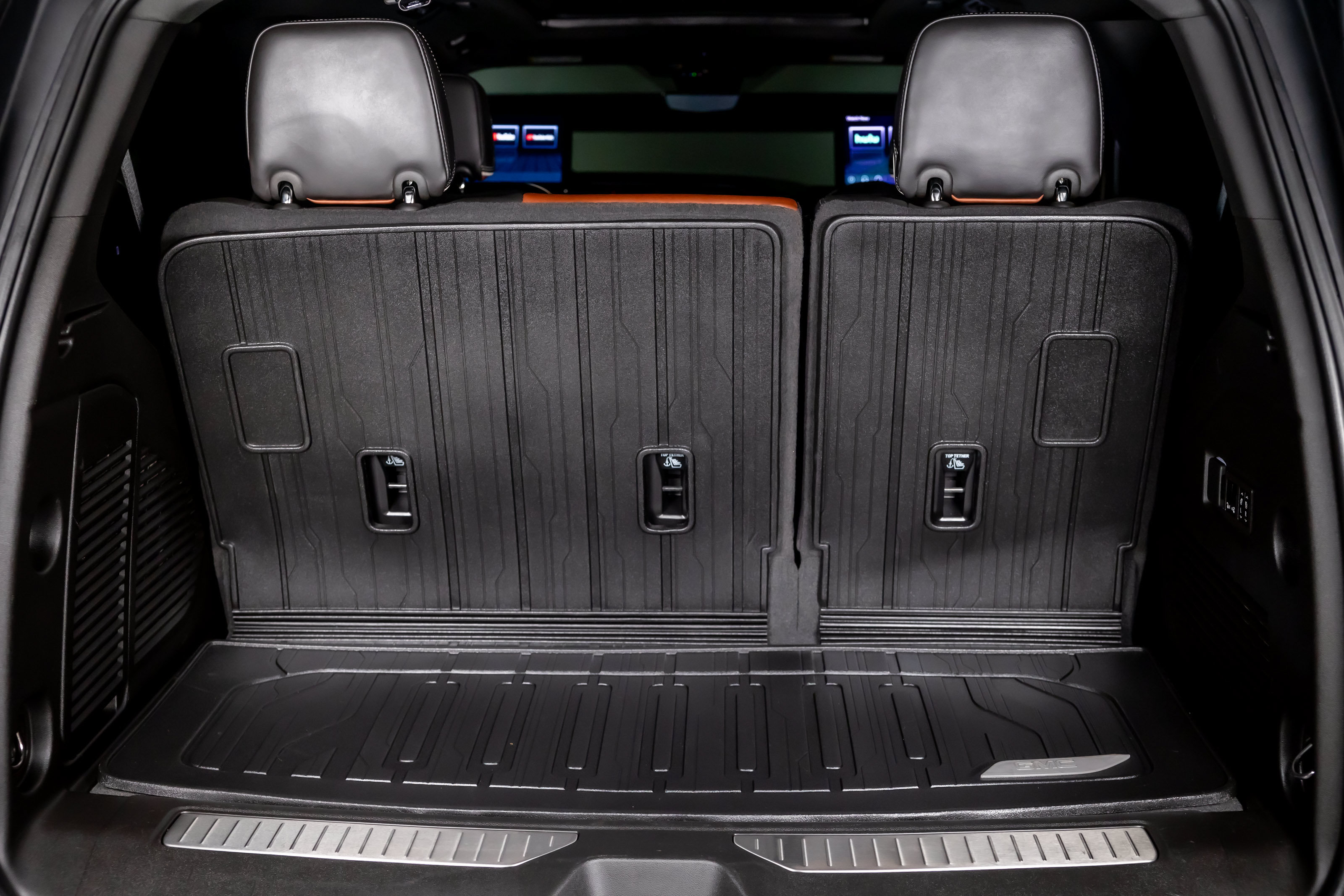 Used 2024 GMC Yukon Denali Ultimate AWD/4WD image 40