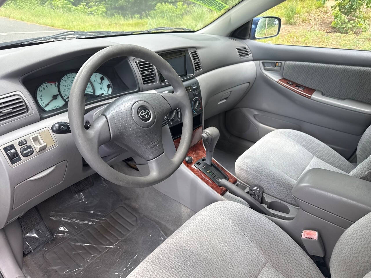Used 2004 Toyota Corolla LE FWD image 11