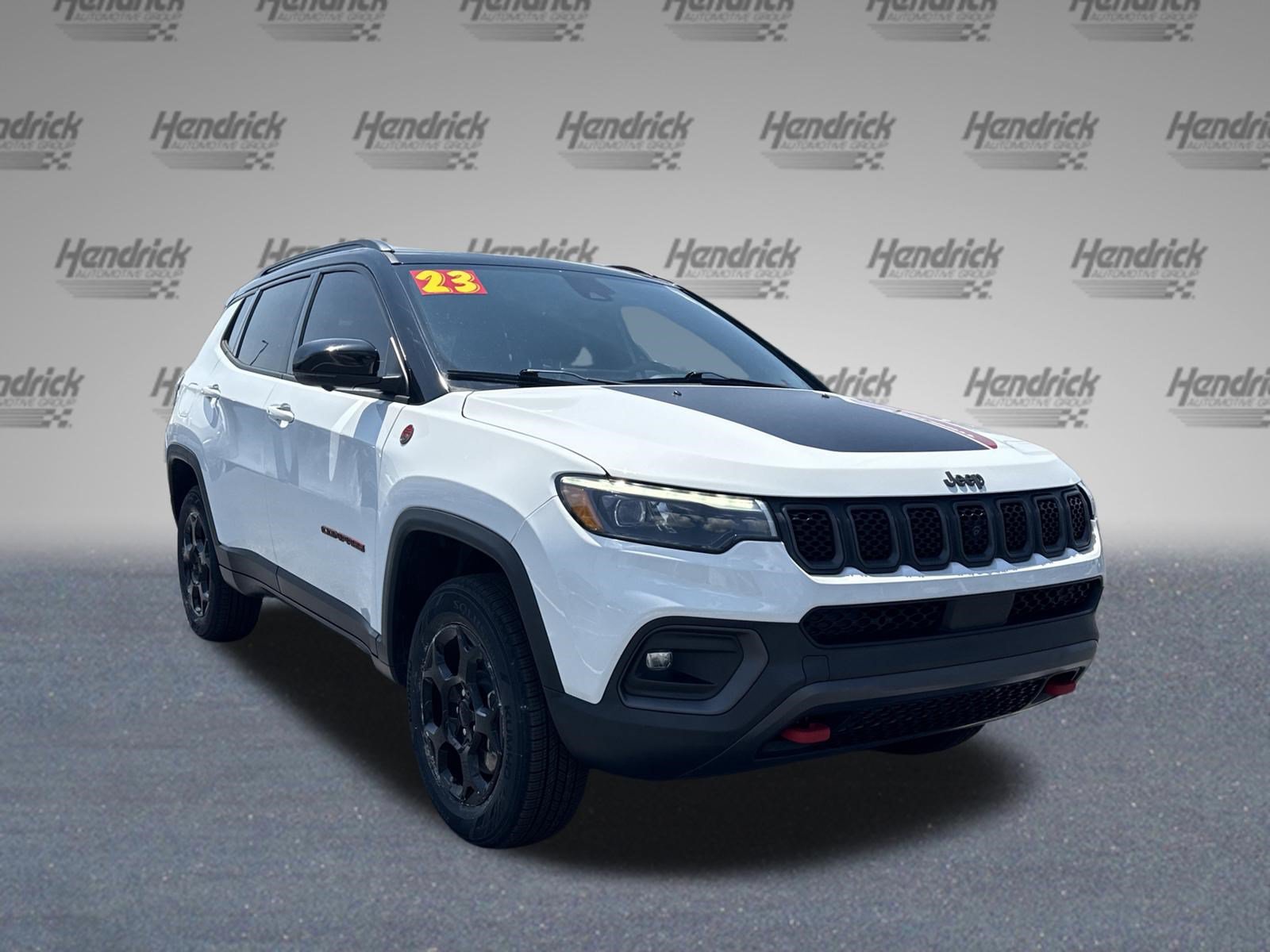 Used 2023 Jeep Compass Trailhawk w/ Trailhawk Elite Group AWD/4WD image 2