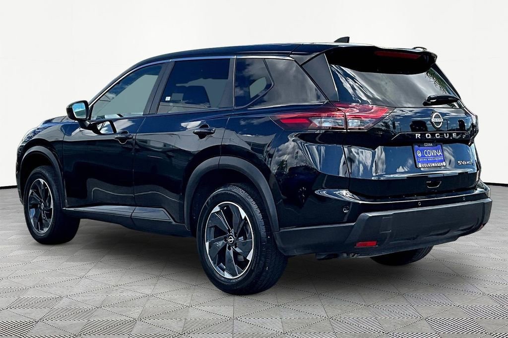 Used 2024 Nissan Rogue SV AWD/4WD image 4