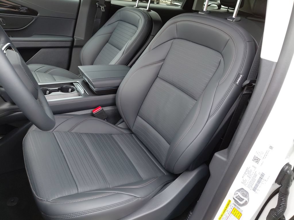 New 2026 Lincoln Nautilus Reserve w/ Jet Appearance Package AWD/4WD image 18