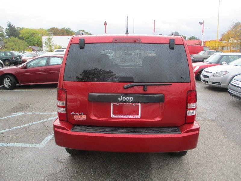 Used 2010 Jeep Liberty Sport w/ Popular Equipment Group AWD/4WD image 5