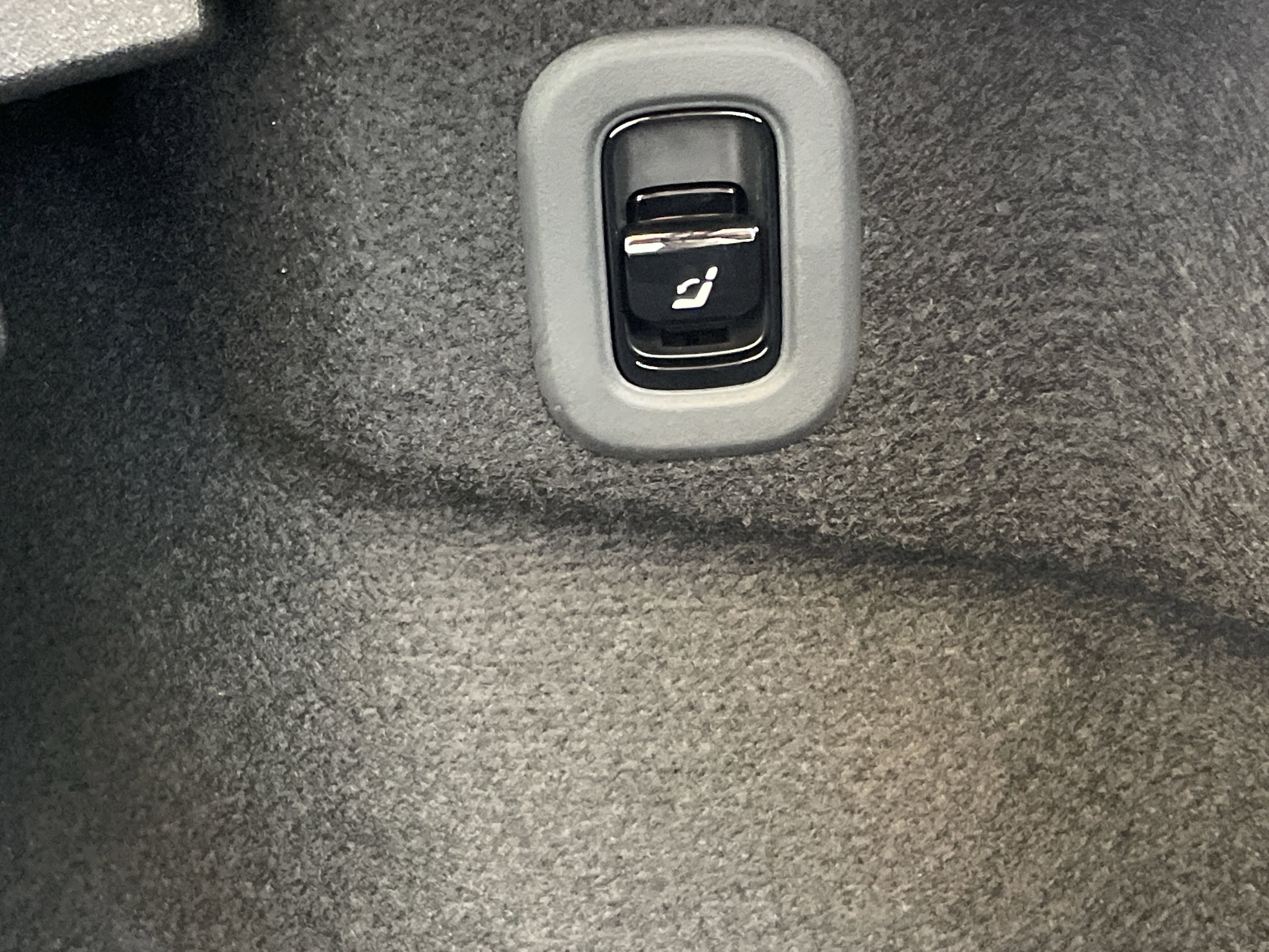 Certified 2024 Mercedes-Benz CLE 300 4MATIC Cabriolet image 19