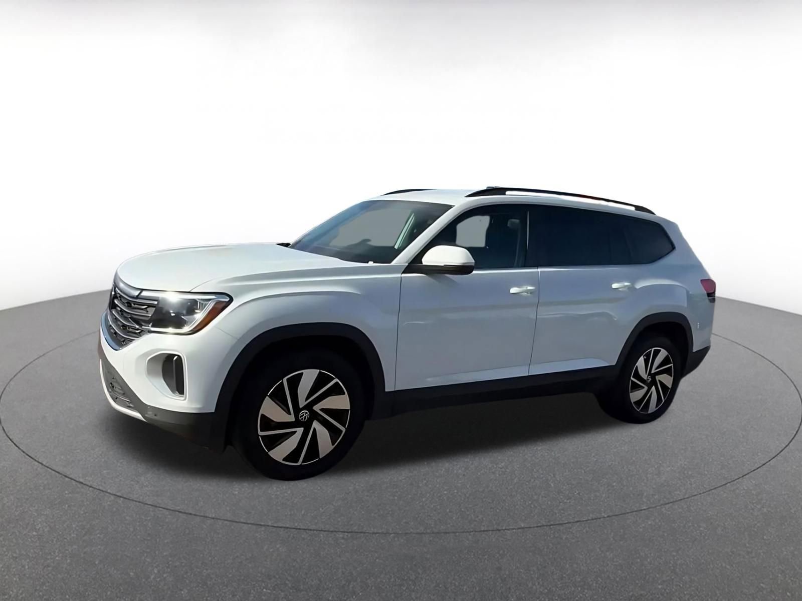 Used 2025 Volkswagen Atlas SE AWD/4WD image 8