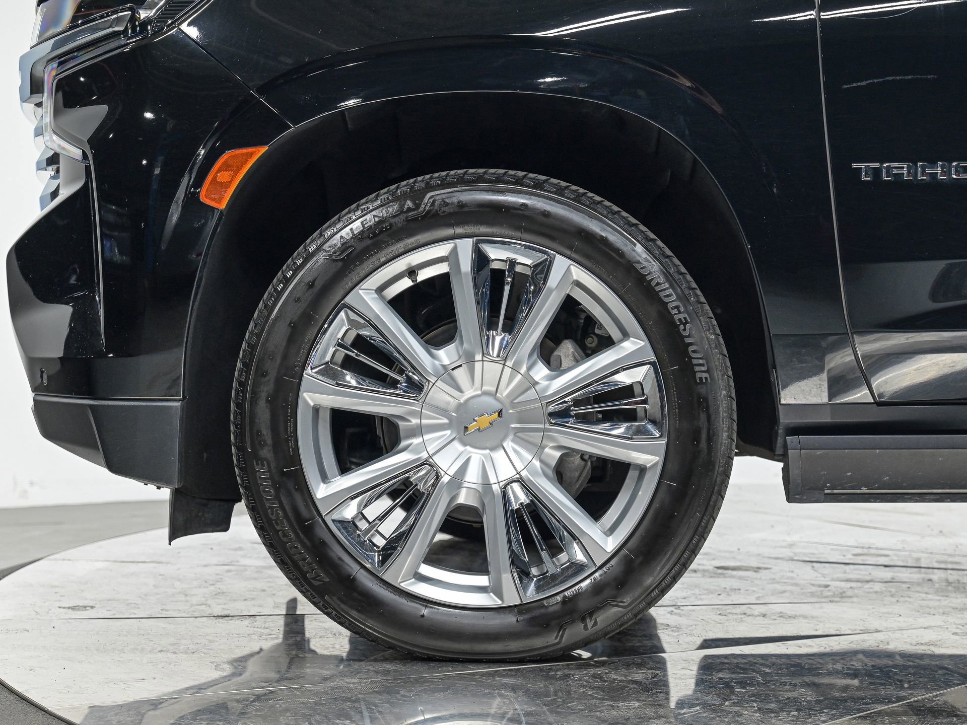 Used 2023 Chevrolet Tahoe High Country w/ Premium Package 2 image 3