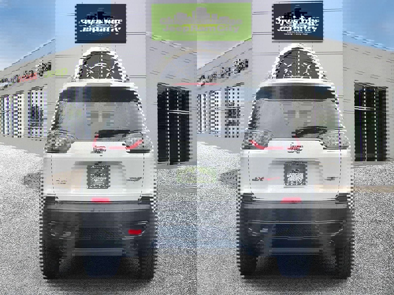 Used 2022 Jeep Cherokee Trailhawk image 7