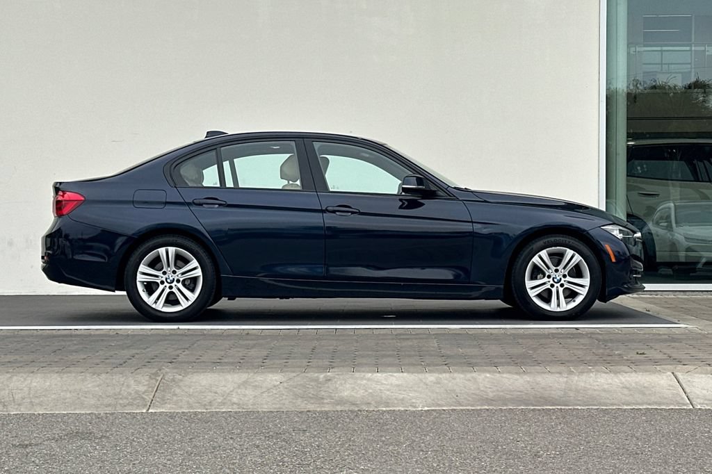 Used 2016 BMW 328d xDrive Sedan AWD/4WD image 2