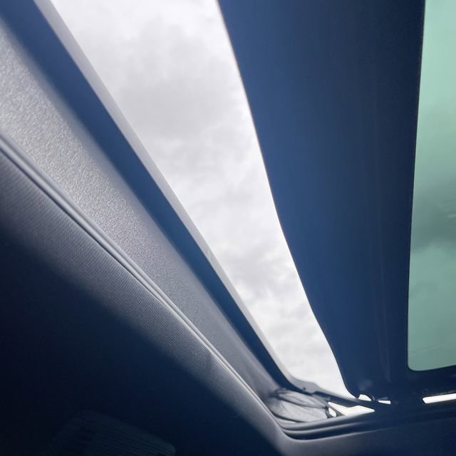 Used 2024 Volkswagen Atlas Cross Sport SEL R-Line image 7