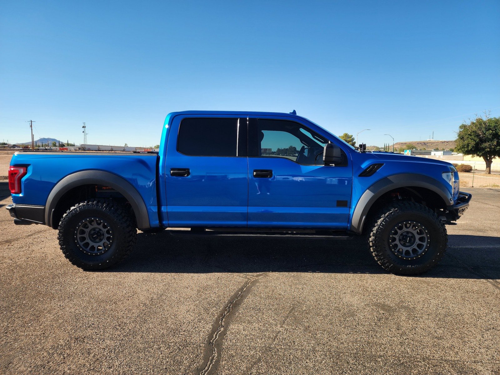 Used 2019 Ford F150 Raptor AWD/4WD image 4