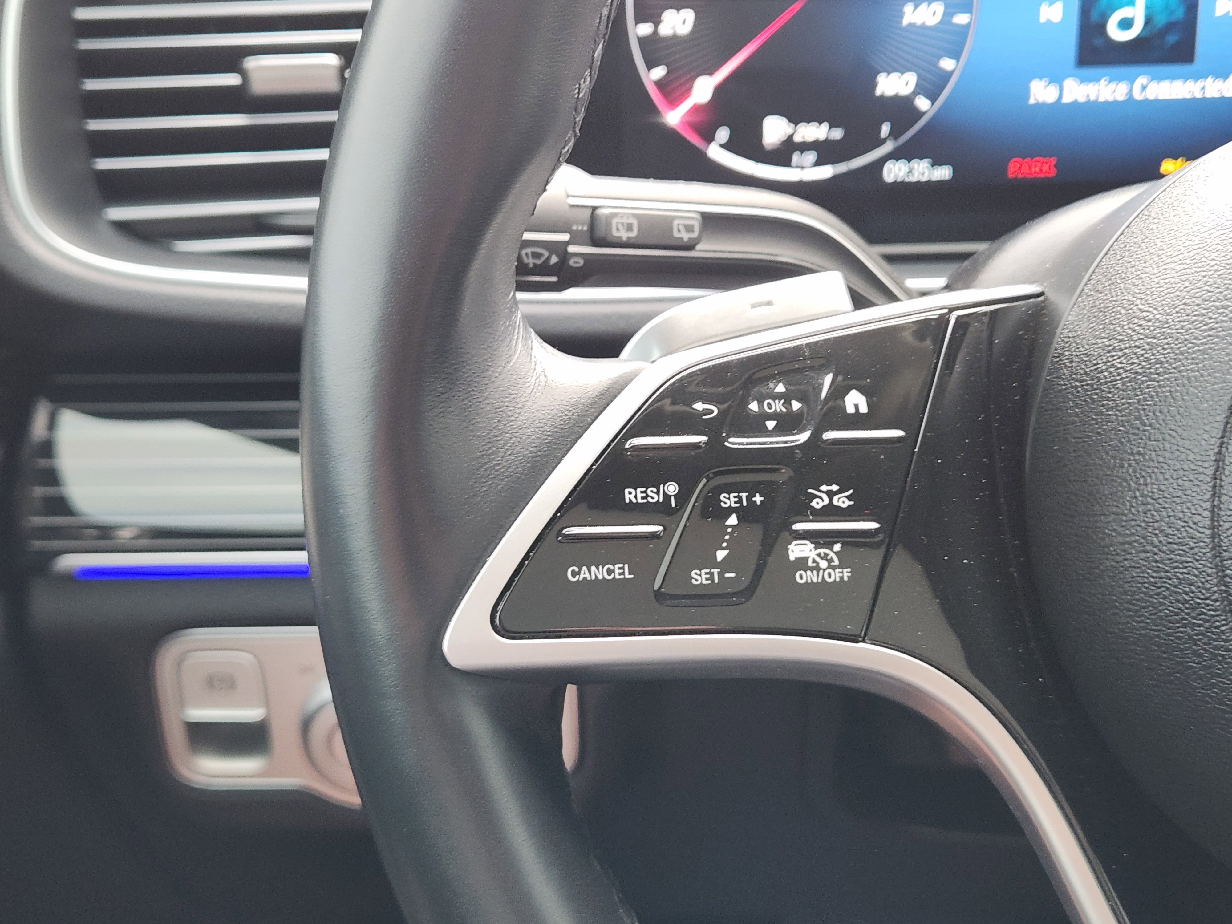 Used 2024 Mercedes-Benz GLE 450 4MATIC image 33