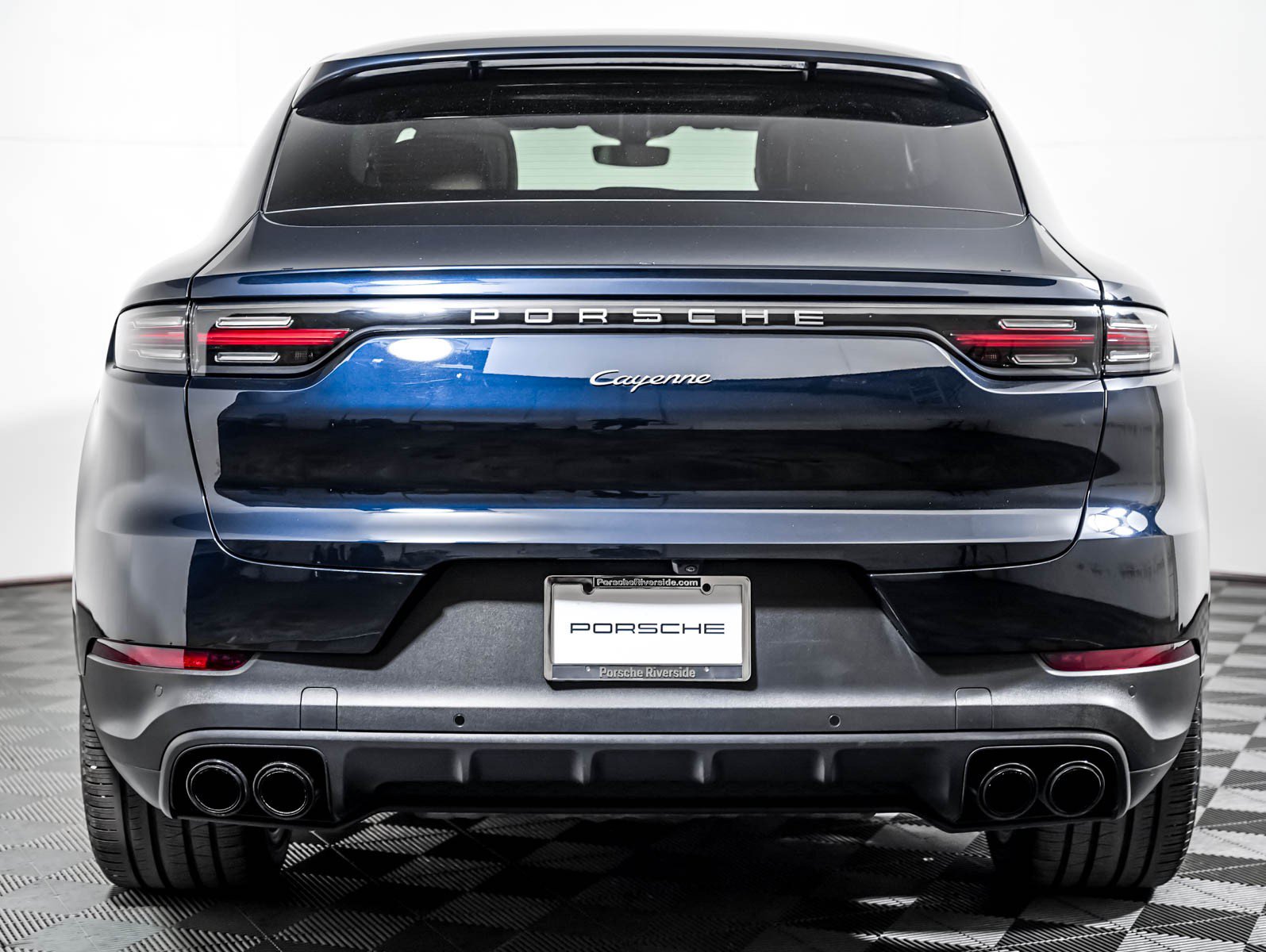 Certified 2023 Porsche Cayenne Platinum Edition AWD/4WD image 11