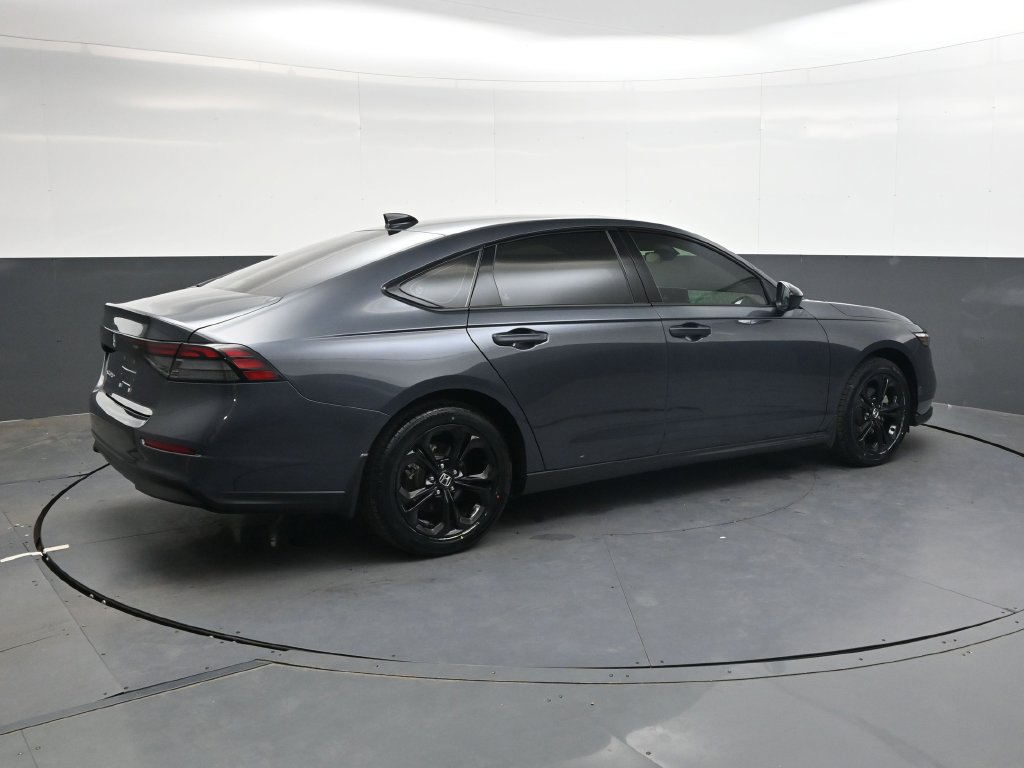 Certified 2025 Honda Accord SE image 4
