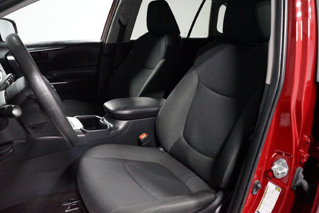 Certified 2025 Toyota RAV4 LE FWD image 26