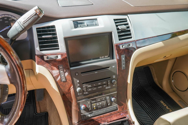 Used 2009 Cadillac Escalade AWD image 37