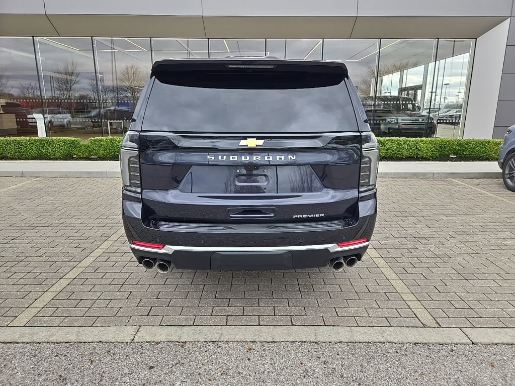 Used 2025 Chevrolet Suburban Premier image 6