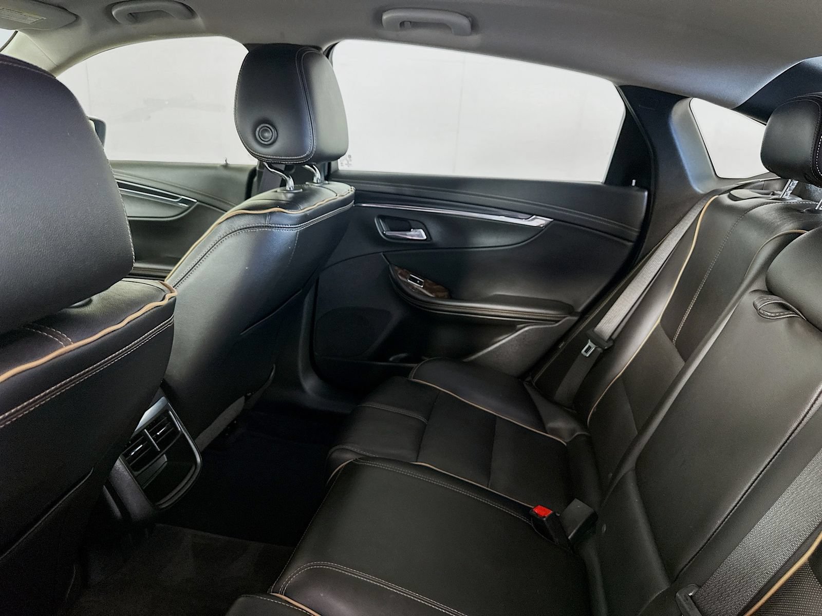 Used 2015 Chevrolet Impala LTZ FWD image 25
