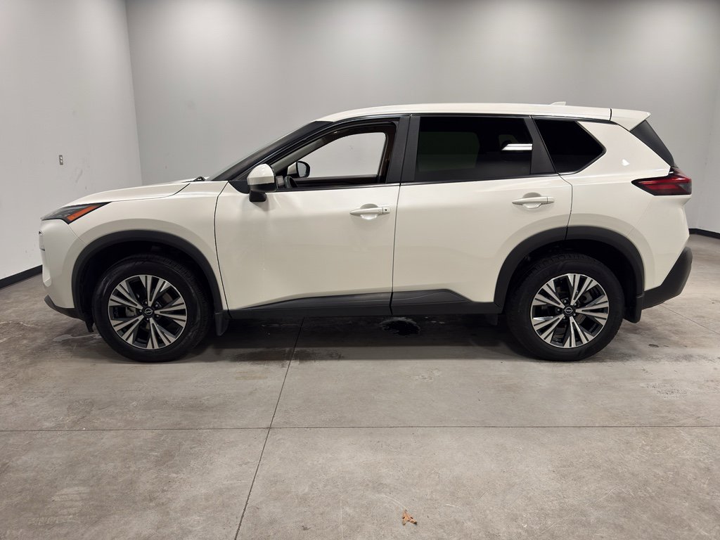 Used 2023 Nissan Rogue SV image 5