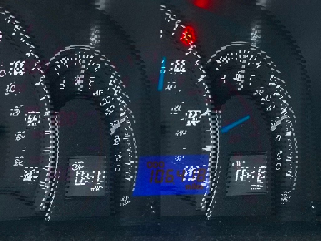 Used 2012 Toyota Camry LE FWD image 15