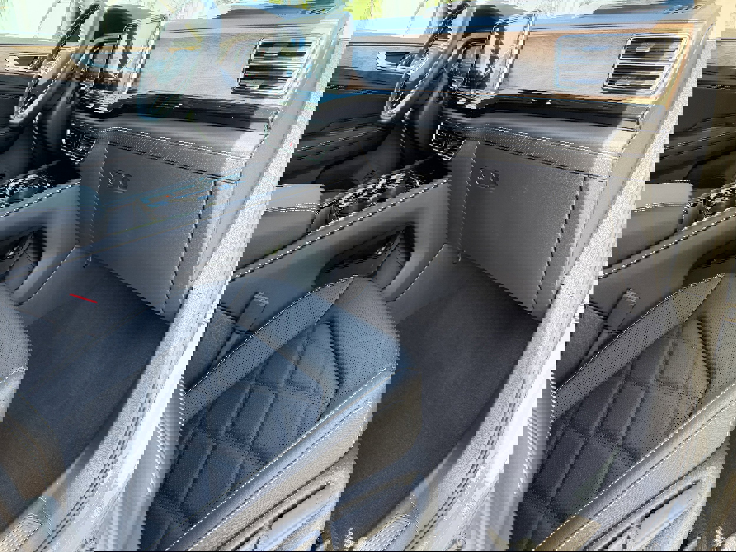 New 2026 Volkswagen Atlas SE image 11