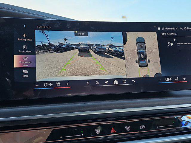 New 2025 BMW i7 xDrive60 w/ Premium Package image 24