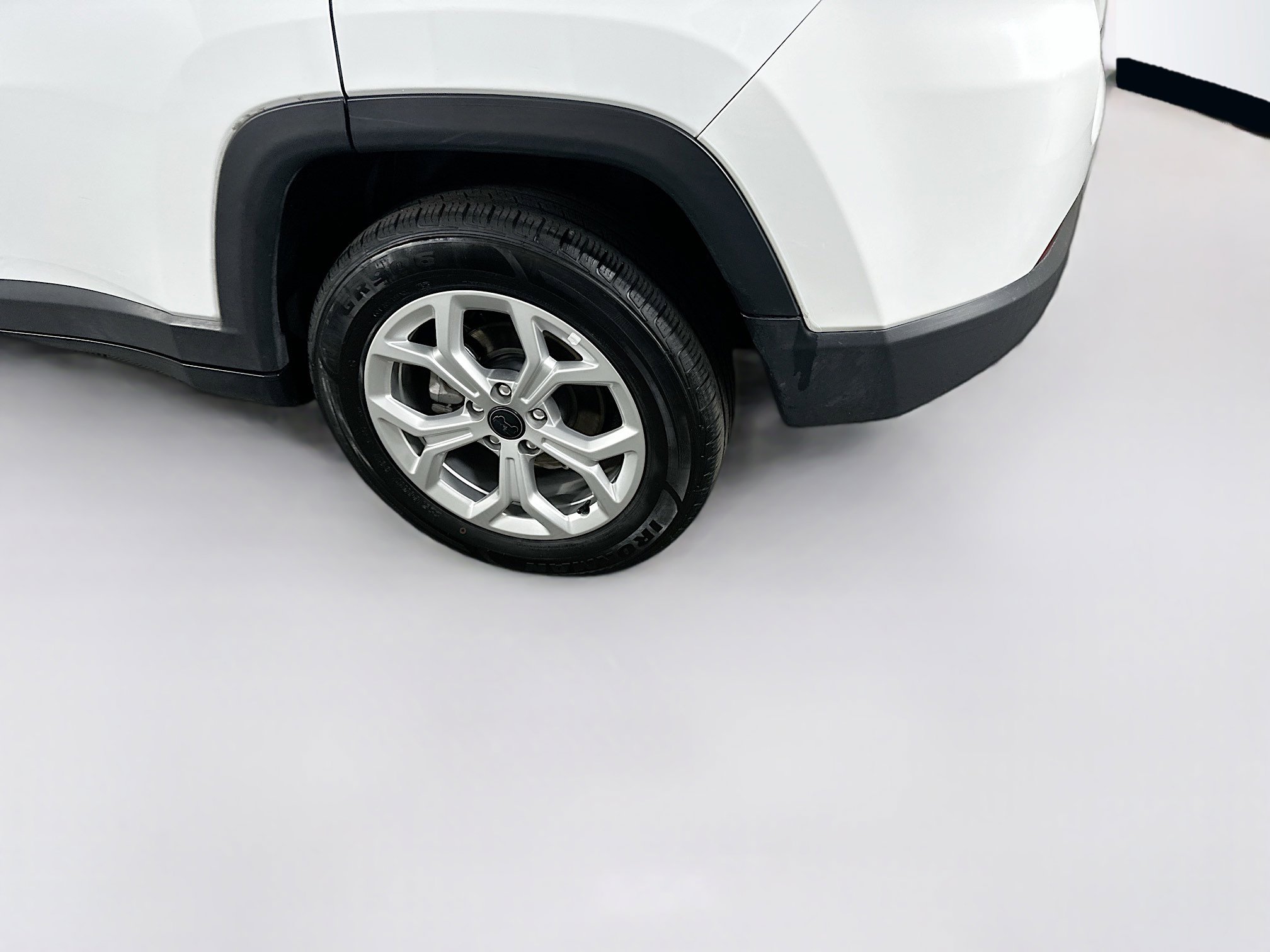 Used 2025 Jeep Compass Latitude image 11