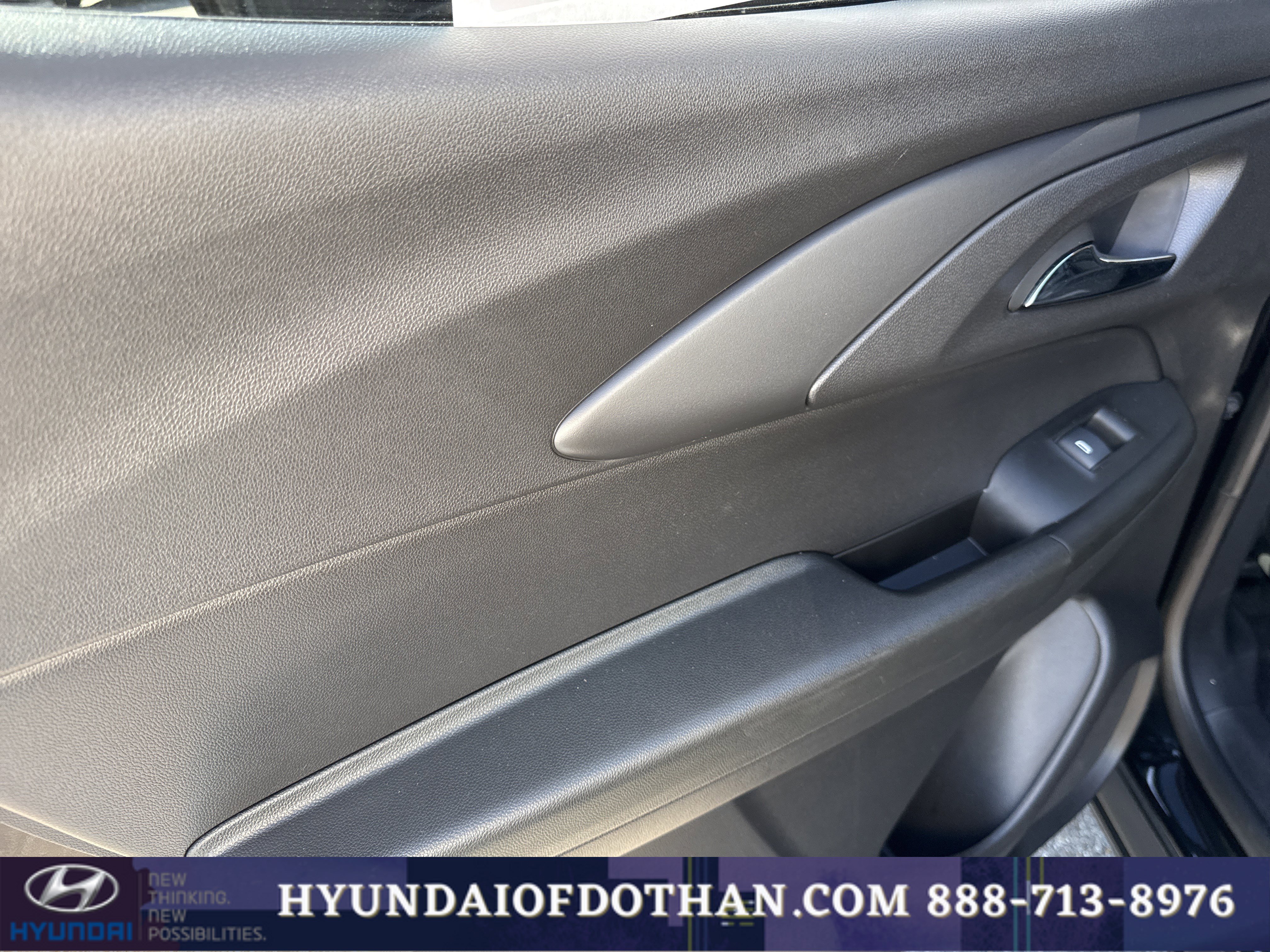 Used 2025 Chevrolet TrailBlazer LT FWD image 11