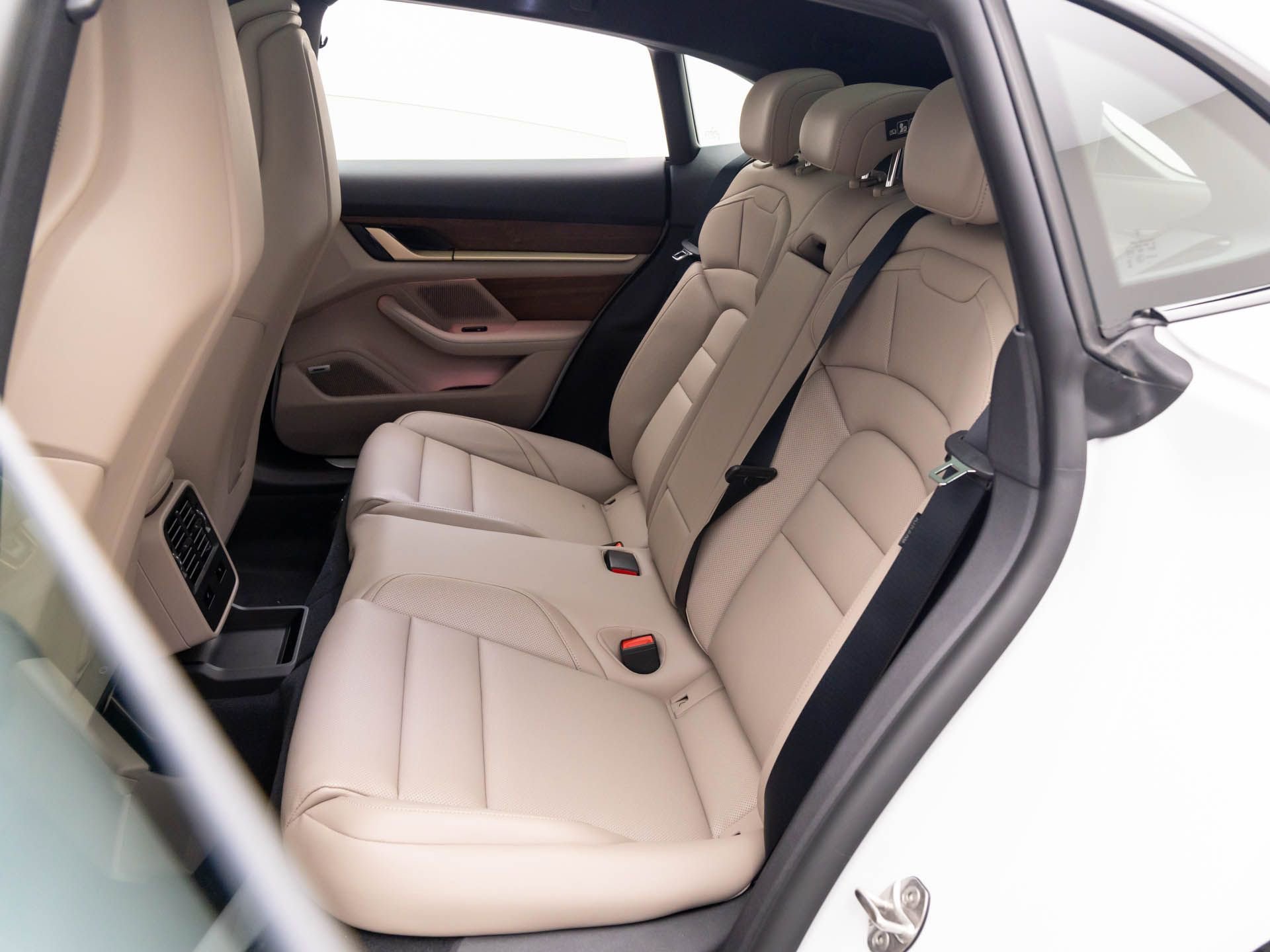 New 2025 Porsche Taycan 4S image 15