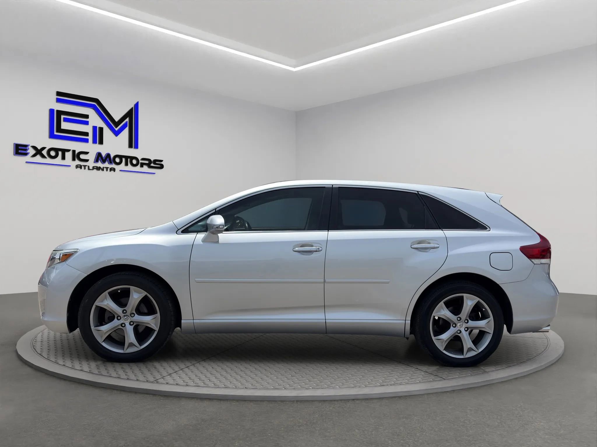 Used 2013 Toyota Venza Limited AWD/4WD image 2