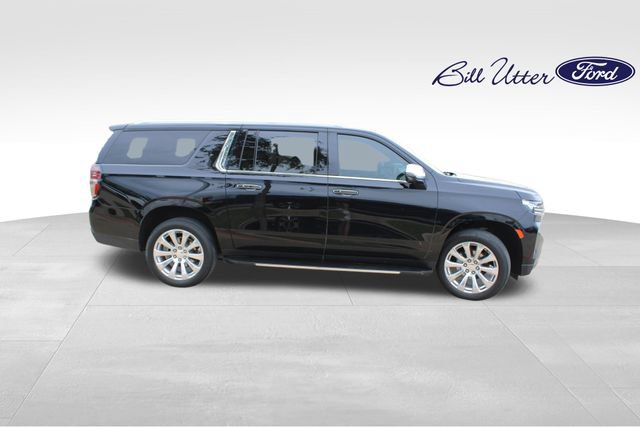 Used 2024 Chevrolet Suburban Premier w/ Premium Package AWD/4WD image 4
