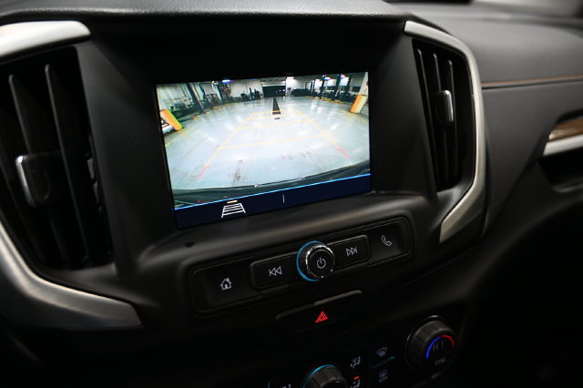 Used 2021 GMC Terrain SLE w/ Driver Convenience Package FWD image 16