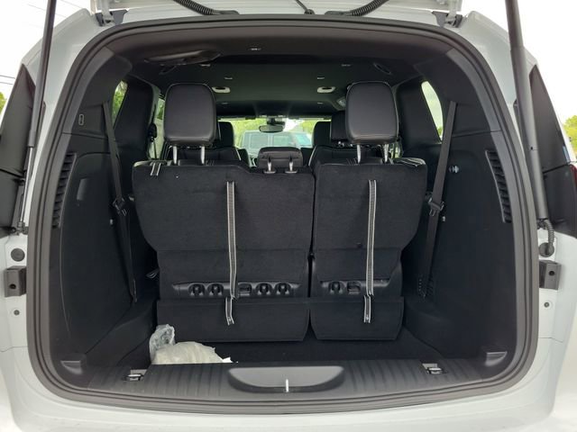 New 2026 Chrysler Pacifica Select FWD image 7