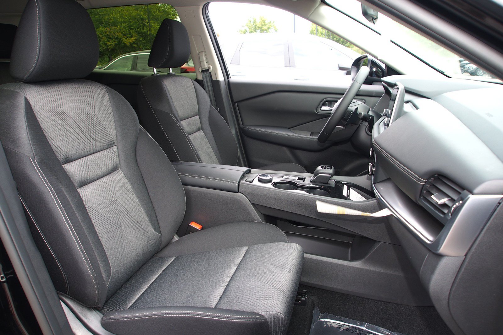 Used 2026 Nissan Rogue SV AWD/4WD image 11