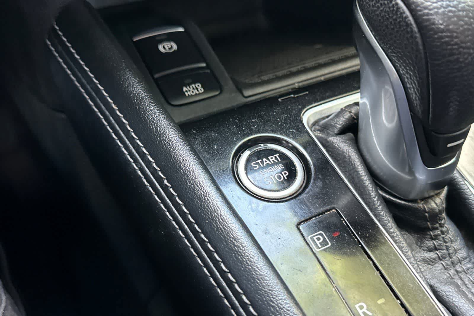 Used 2021 Nissan Kicks SR w/ Interior Electronics Package FWD image 24