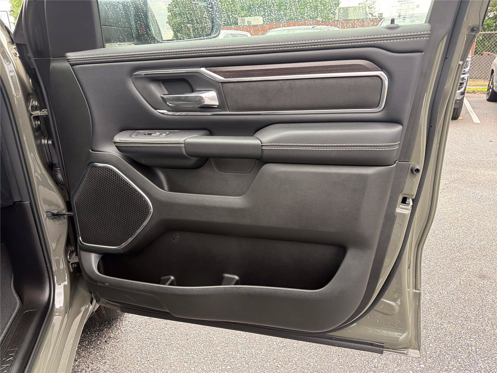 Used 2026 RAM 1500 Laramie AWD/4WD image 12