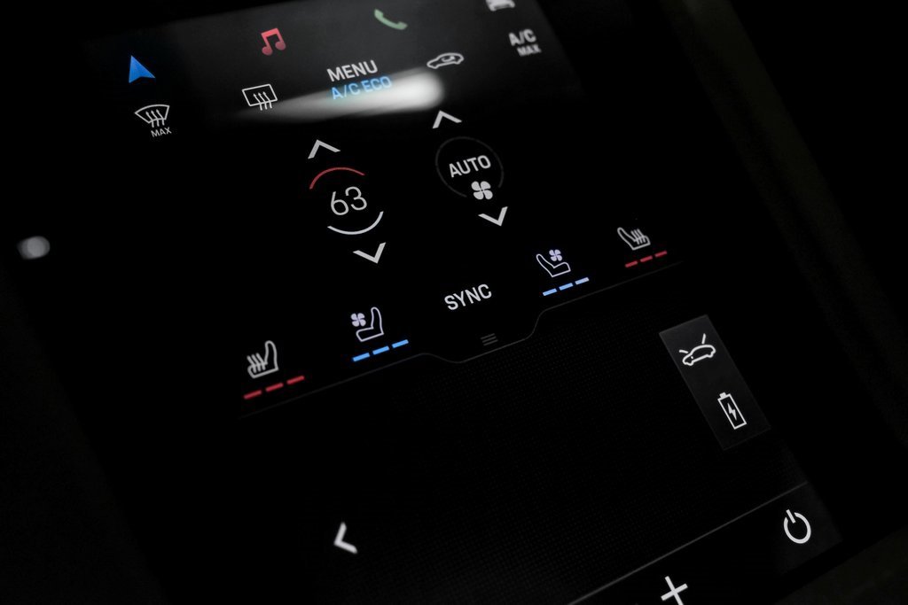 Used 2022 Porsche Taycan image 31