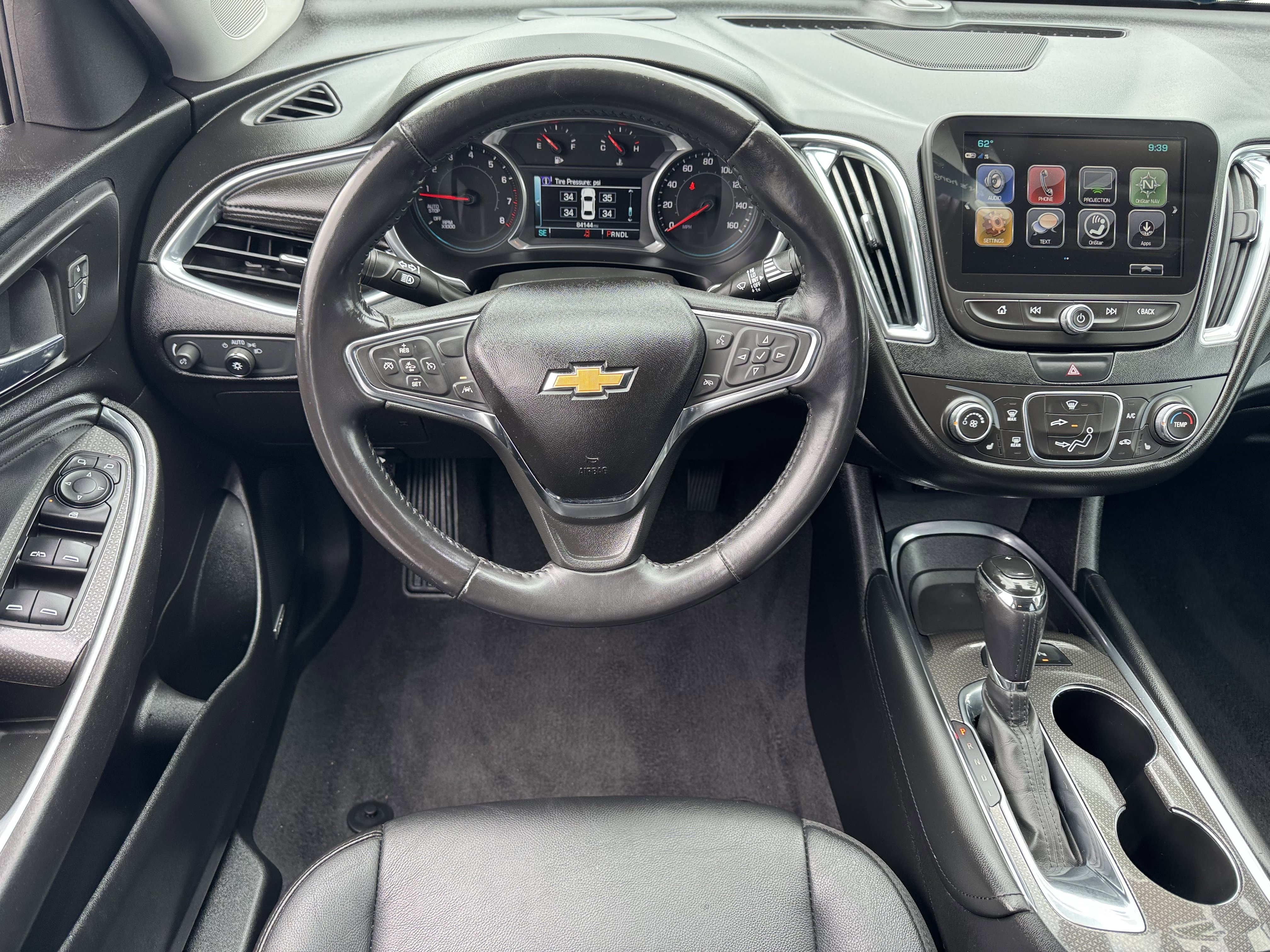 Used 2018 Chevrolet Malibu LT w/ Leather Package FWD image 18