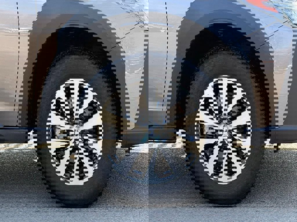 Used 2024 Subaru Outback Premium image 3