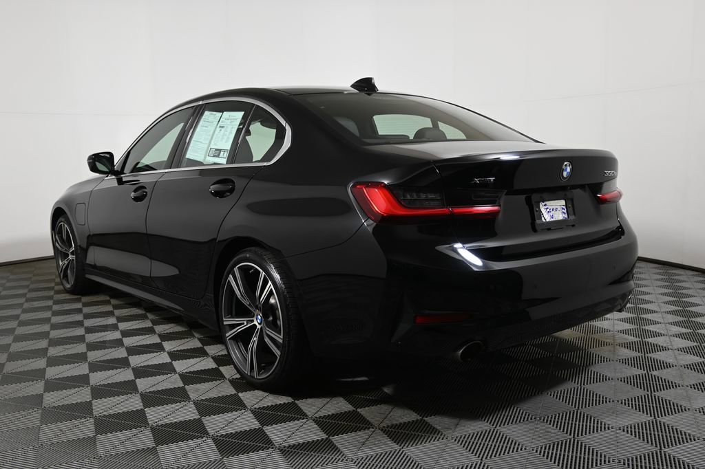 Used 2021 BMW 330e xDrive w/ Convenience Package image 5