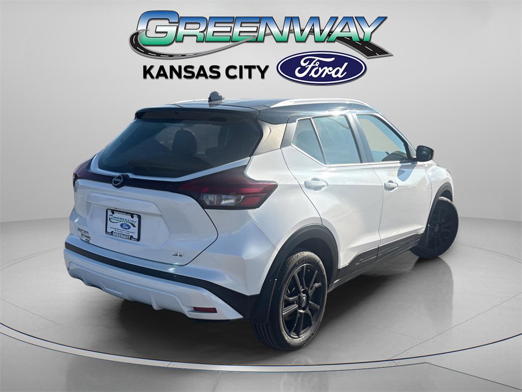 Used 2023 Nissan Kicks SV image 8
