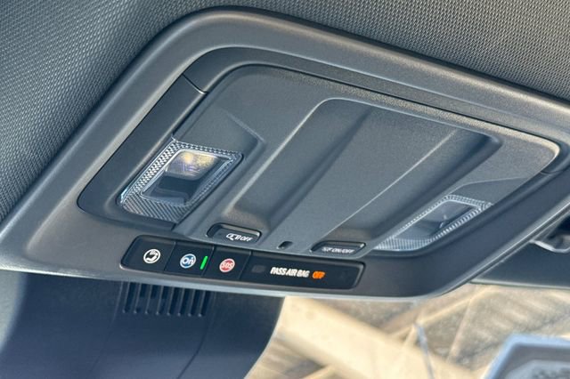 Used 2025 Chevrolet Silverado 2500 LT w/ Convenience Package image 24