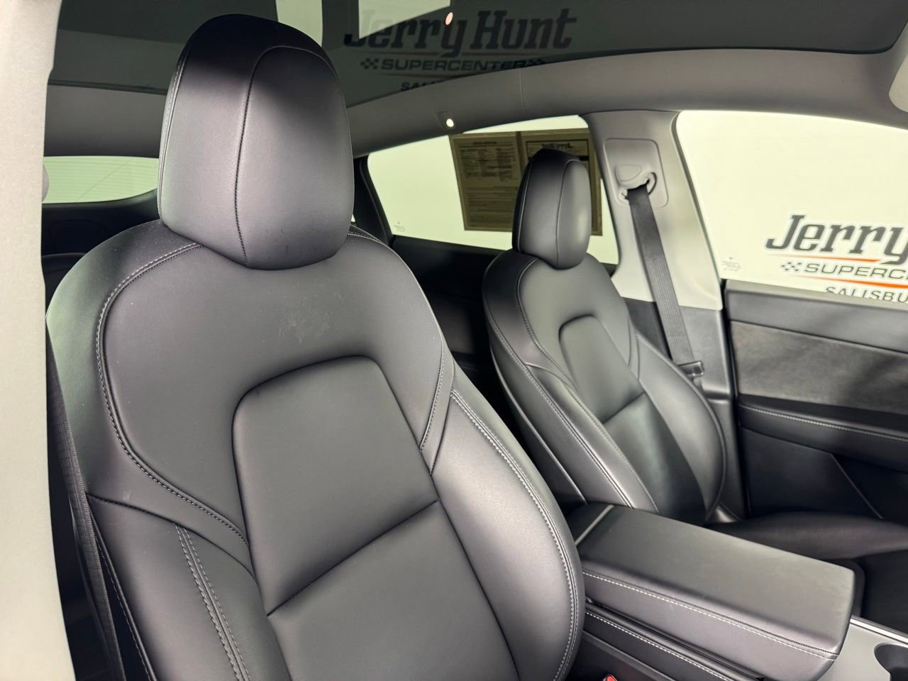 Used 2022 Tesla Model Y Long Range image 25