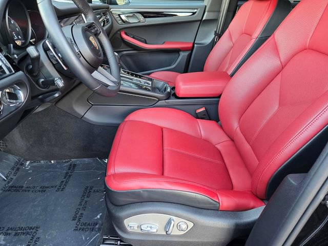 Used 2025 Porsche Macan image 25
