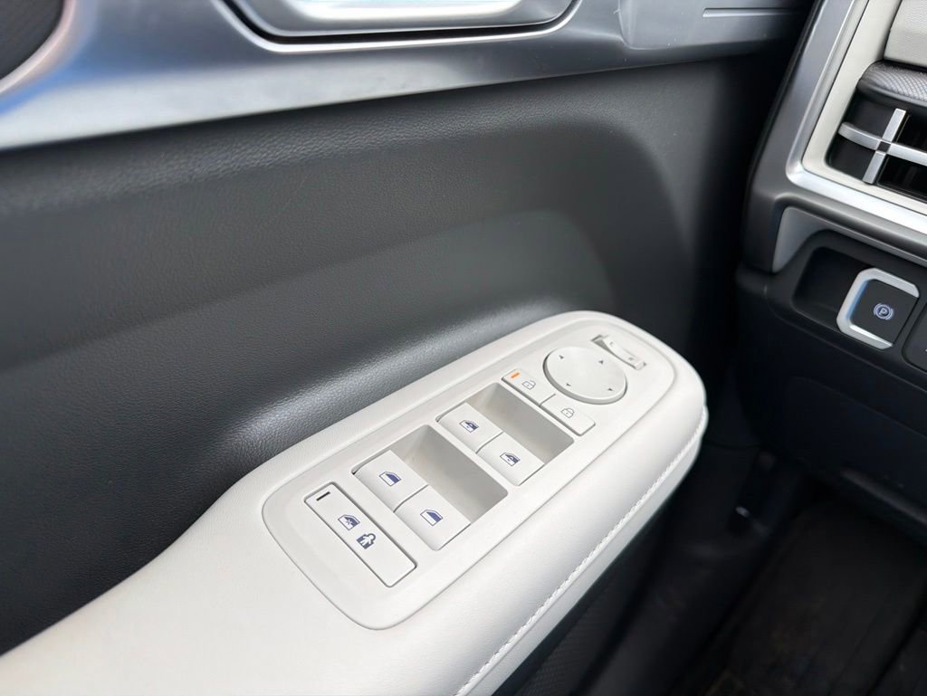 Certified 2025 Hyundai Santa Fe SEL AWD/4WD image 32