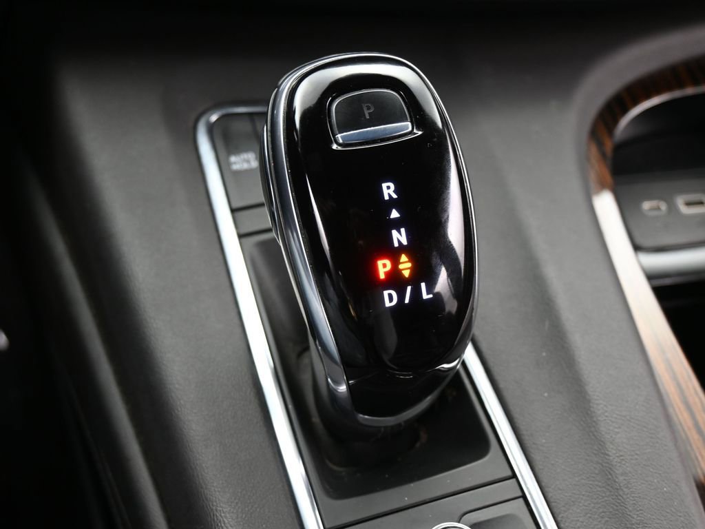 Used 2023 Cadillac Escalade ESV Premium Luxury image 28