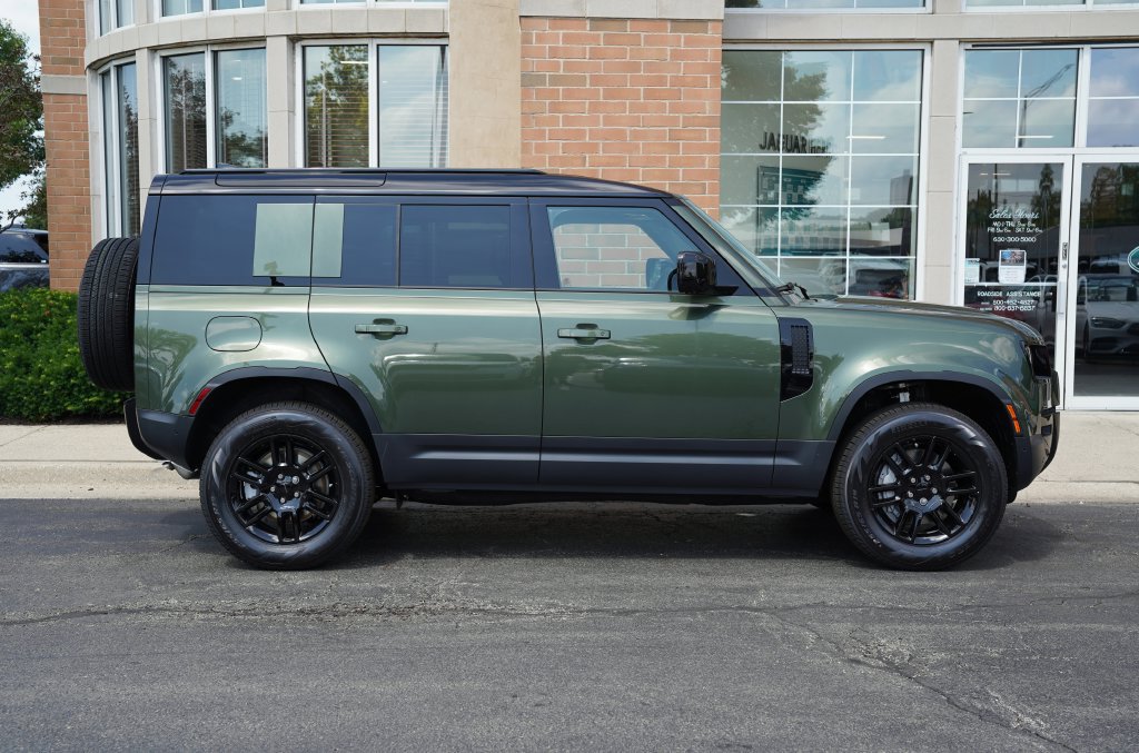 New 2026 Land Rover Defender 110 S AWD/4WD image 7