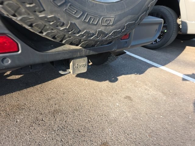 Used 2020 Jeep Wrangler Unlimited Sahara AWD/4WD image 12