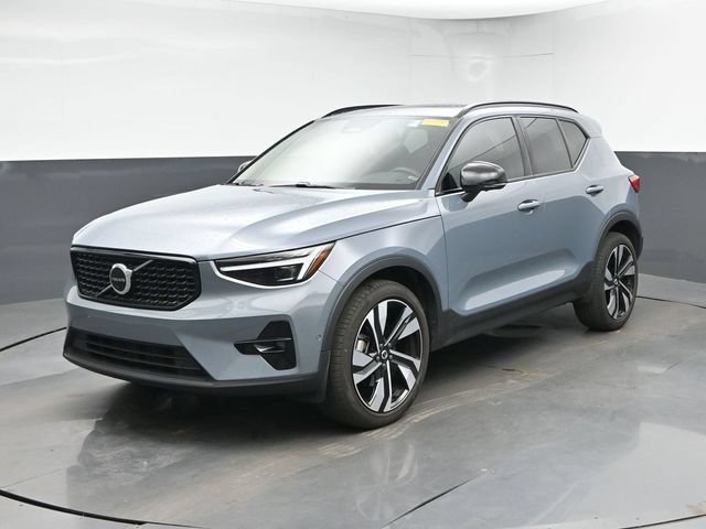 Used 2023 Volvo XC40 B5 Ultimate w/ Protection Package Premier AWD/4WD image 4