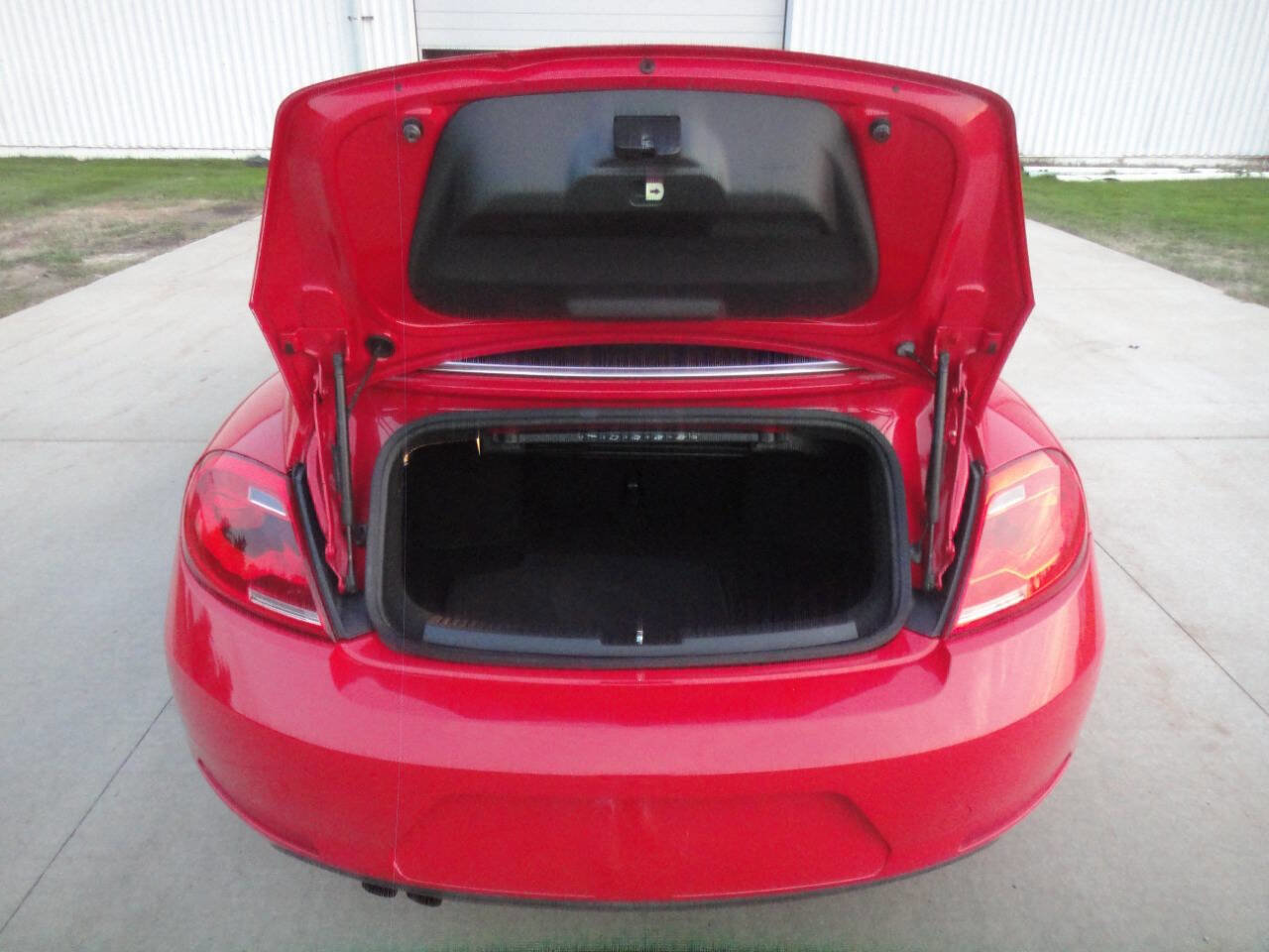 Used 2016 Volkswagen Beetle 1.8T S image 25